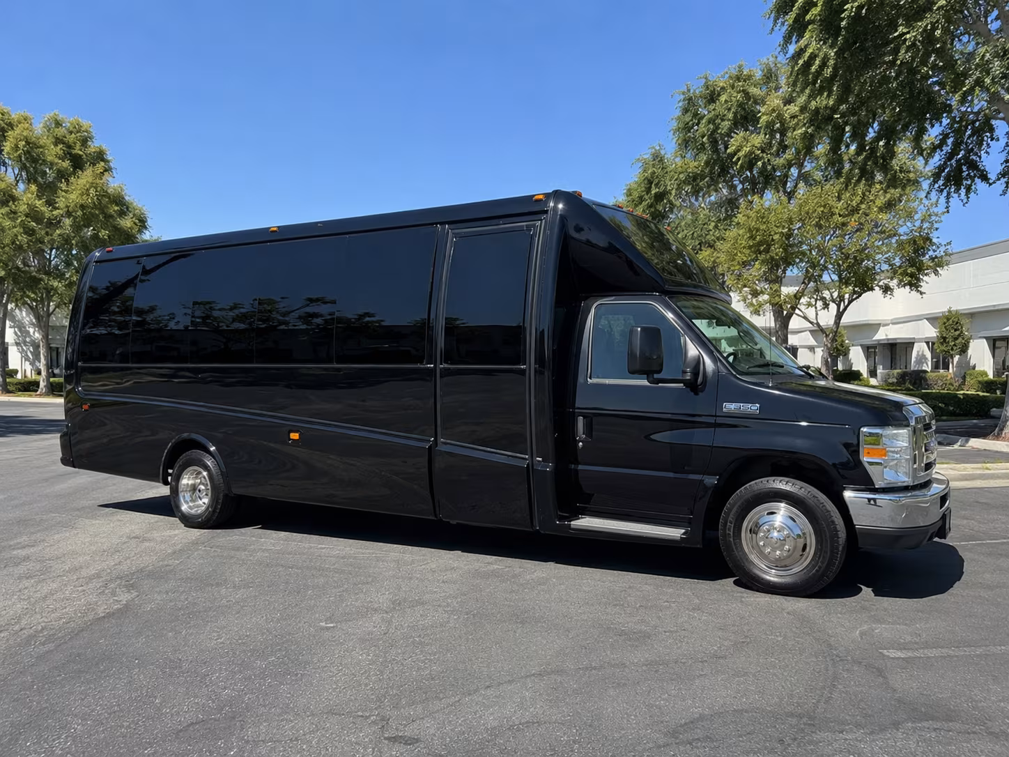 alexandria corporate retreat shuttle bus rentals