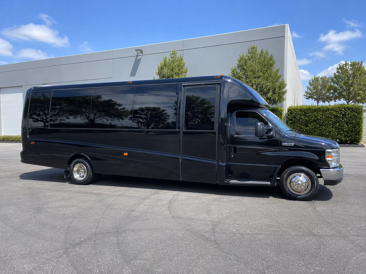 bachelor and bachelorette party buses in alexandria
